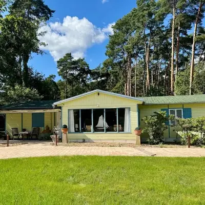 Liebenswertes Sommerhaus in Seenähe