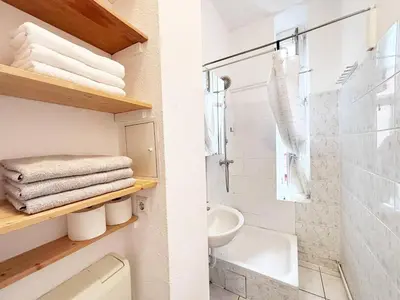 Ein Badezimmer in der Unterkunft 1Room Flat with Kitchen Near Neukölln & Kreuzberg