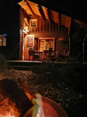 Das Gebäude in dem sich das Ferienhaus befindet