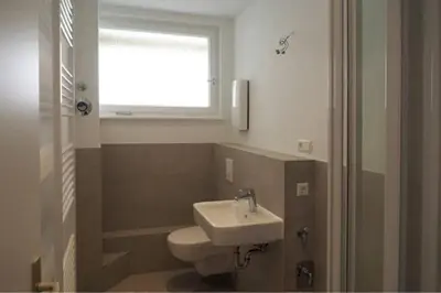Ein Badezimmer in der Unterkunft Modern Studio Apartment in Central Location