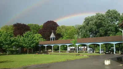 Ein Garten an der Unterkunft Pension Am Seeberg