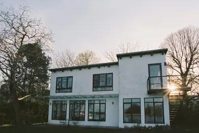 Das Gebäude in dem sich die Ferienwohnung befindet