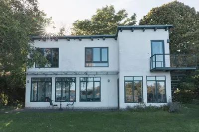Das Gebäude in dem sich die Ferienwohnung befindet
