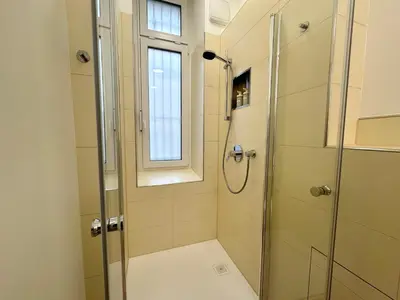 Ein Badezimmer in der Unterkunft fairAPART 3 Zimmer, 1 Bad, 50 qm, Prenzlauer Berg