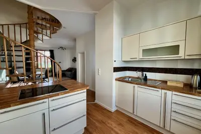 Küche/Küchenzeile in der Unterkunft Maisonette-Apartment für bis zu 6 Personen - Parkplatz - WLAN - Kingsize