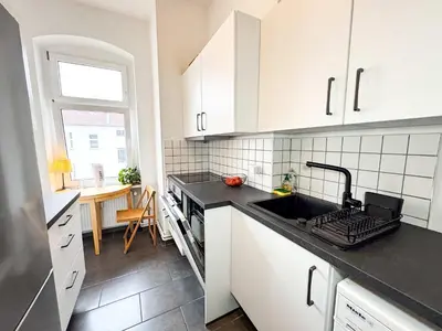 Grundriss der Unterkunft Bright Apartment with Balcony in Central Neukolln
