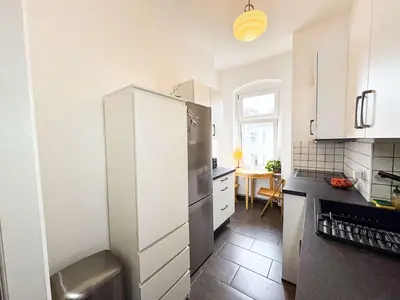 Grundriss der Unterkunft Bright Apartment with Balcony in Central Neukolln