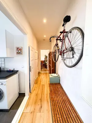 Grundriss der Unterkunft Bright Apartment with Balcony in Central Neukolln