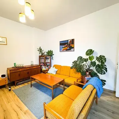 Bright Apartment with Balcony in Central Neukolln
