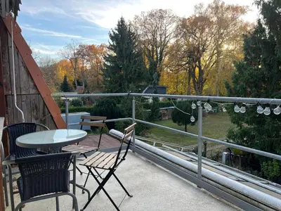 Ein Balkon oder eine Terrasse in der Unterkunft Light-flooded 2-room apartment with balcony