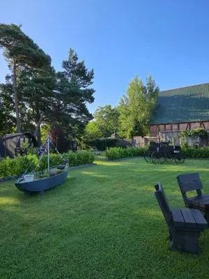 Ein Garten an der Unterkunft Igluhut