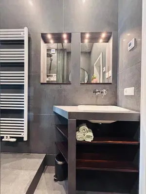 Ein Badezimmer in der Unterkunft Chic Boutique Studio with Balcony in Prenzlauer Berg