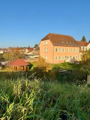 Das Gebäude in dem sich die Pension befindet