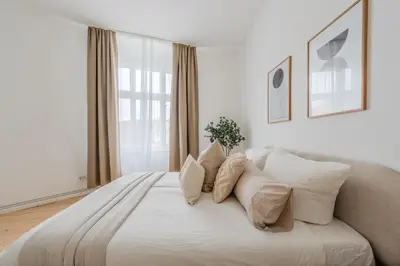 Ein Bett oder Betten in einem Zimmer der Unterkunft Modernes Apartment im Holländischen Viertel