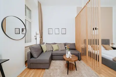 Ein Sitzbereich in der Unterkunft Homely Berlin - Quiet Apartment near Schönhauser Allee