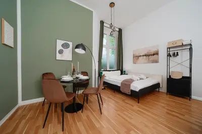 Ein Bett oder Betten in einem Zimmer der Unterkunft Homely Berlin - Quiet Apartment near Schönhauser Allee