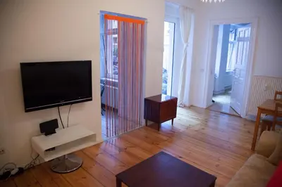 TV/Unterhaltungsangebot in der Unterkunft Gemütliche Zwei-Zimmer-Wohnung in bester Kiez-Lage