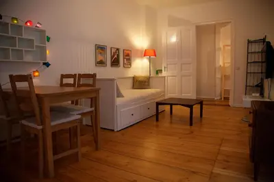 Ein Sitzbereich in der Unterkunft Gemütliche Zwei-Zimmer-Wohnung in bester Kiez-Lage