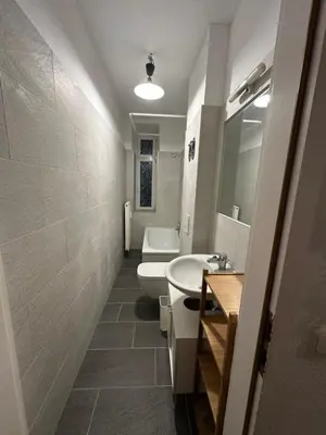 Ein Badezimmer in der Unterkunft Gemütliche Zwei-Zimmer-Wohnung in bester Kiez-Lage