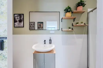 Ein Badezimmer in der Unterkunft Central City Stay & Self Check-In