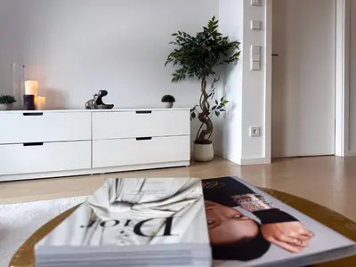 Küche/Küchenzeile in der Unterkunft HolidayHome Apartments I Luxery Apartment at ALEXA Mall Best Located