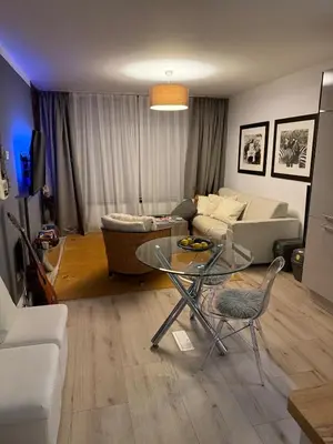 Ein Sitzbereich in der Unterkunft Berlin City West Lux Appartement KuDamm Adenauerplatz centrally located family group friendly Netflix
