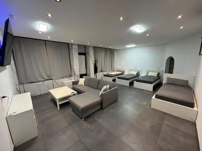 Ein Sitzbereich in der Unterkunft Urban Eastside Apartment - Berlin Friedrichshain near Ostkreuz