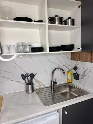 Küche/Küchenzeile in der Unterkunft Urban Eastside Apartment - Berlin Friedrichshain near Ostkreuz