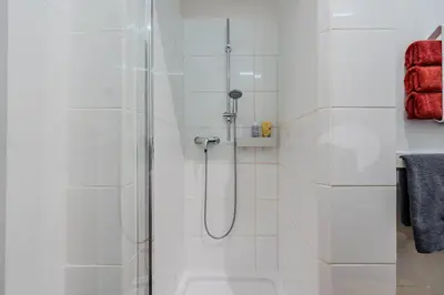Ein Badezimmer in der Unterkunft La Maisonnette - le grand appart