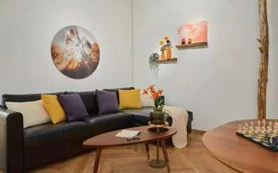 Ein Sitzbereich in der Unterkunft nestup - 80 qm Design Apartment in Kreuzberg - Cozy & Central