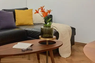 Ein Sitzbereich in der Unterkunft nestup - 80 qm Design Apartment in Kreuzberg - Cozy & Central