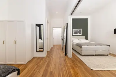 Ein Bett oder Betten in einem Zimmer der Unterkunft Modernes Apartment mit zwei Bädern