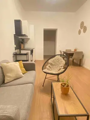 Ein Sitzbereich in der Unterkunft Berlin Base Apartments