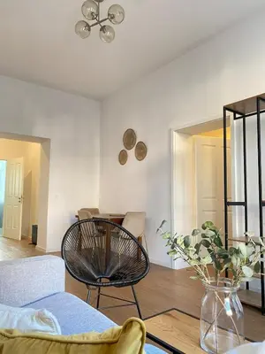 Ein Sitzbereich in der Unterkunft Berlin Base Apartments
