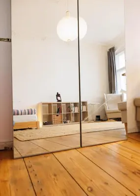 Ein Bett oder Betten in einem Zimmer der Unterkunft Female-Only I Quiet Coworking Room I Kreuzberg Hub