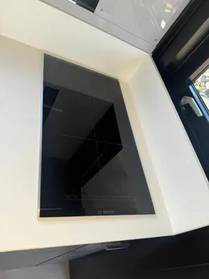 TV/Unterhaltungsangebot in der Unterkunft Yacht als Wohnung zu vermieten Hausboot direkt Tempelhofer Hafen
