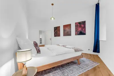 Ein Bett oder Betten in einem Zimmer der Unterkunft Friedrichshain Mitte - Entire Apartment