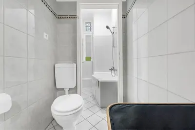Ein Badezimmer in der Unterkunft Friedrichshain Mitte - Entire Apartment