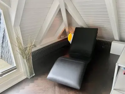 Ein Sitzbereich in der Unterkunft Exklusives DG-Apartment in Berlin Pankow