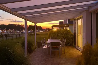 Das Gebäude in dem sich das Ferienhaus befindet