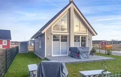 Das Gebäude in dem sich das Ferienhaus befindet