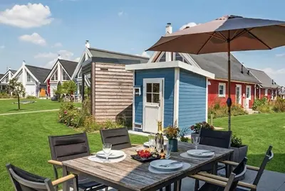 Das Gebäude in dem sich das Ferienhaus befindet