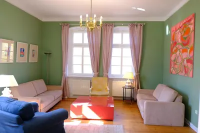 Ein Sitzbereich in der Unterkunft Hofensemble nahe Berlin