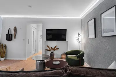 TV/Unterhaltungsangebot in der Unterkunft Ruhiges, elegantes Apartment Mauerpark, Arkonakiez