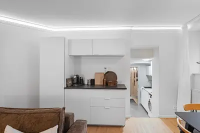 Küche/Küchenzeile in der Unterkunft Ruhiges, elegantes Apartment Mauerpark, Arkonakiez