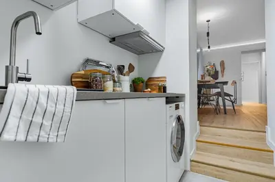 Küche/Küchenzeile in der Unterkunft Ruhiges, elegantes Apartment Mauerpark, Arkonakiez