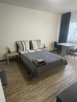 Ein Bett oder Betten in einem Zimmer der Unterkunft Renovated Wonderflat for wonderful people