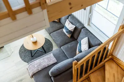 Ein Sitzbereich in der Unterkunft Komfortables Ferienhaus mit Feldblick und Hafen