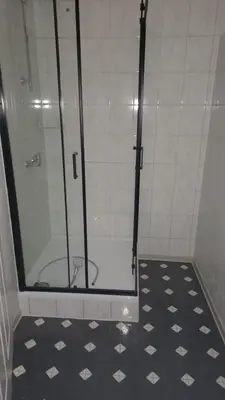 Ein Badezimmer in der Unterkunft tillis ferienwohnung teschendorfersee 17094 burgstargard