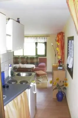 Ein Sitzbereich in der Unterkunft Holiday Home Ferienhäuschen am Strandbad Lychen- Bungalow by Interhome